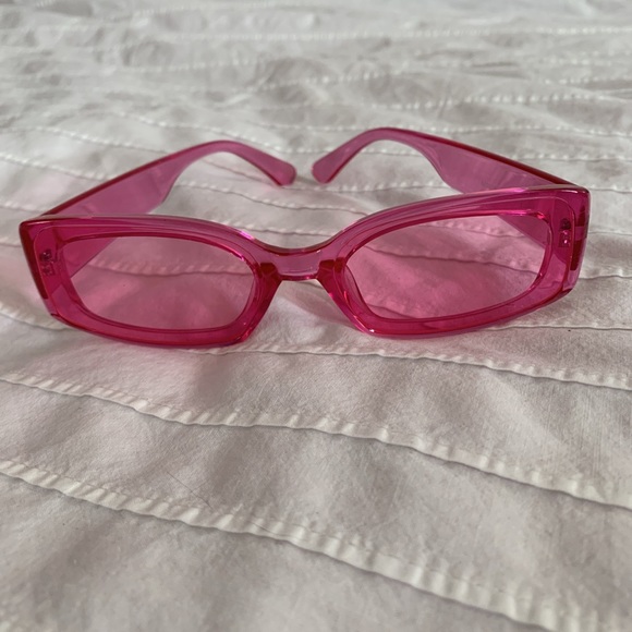 PINK HOT GIRL SUNGLASSES - Picture 2 of 3
